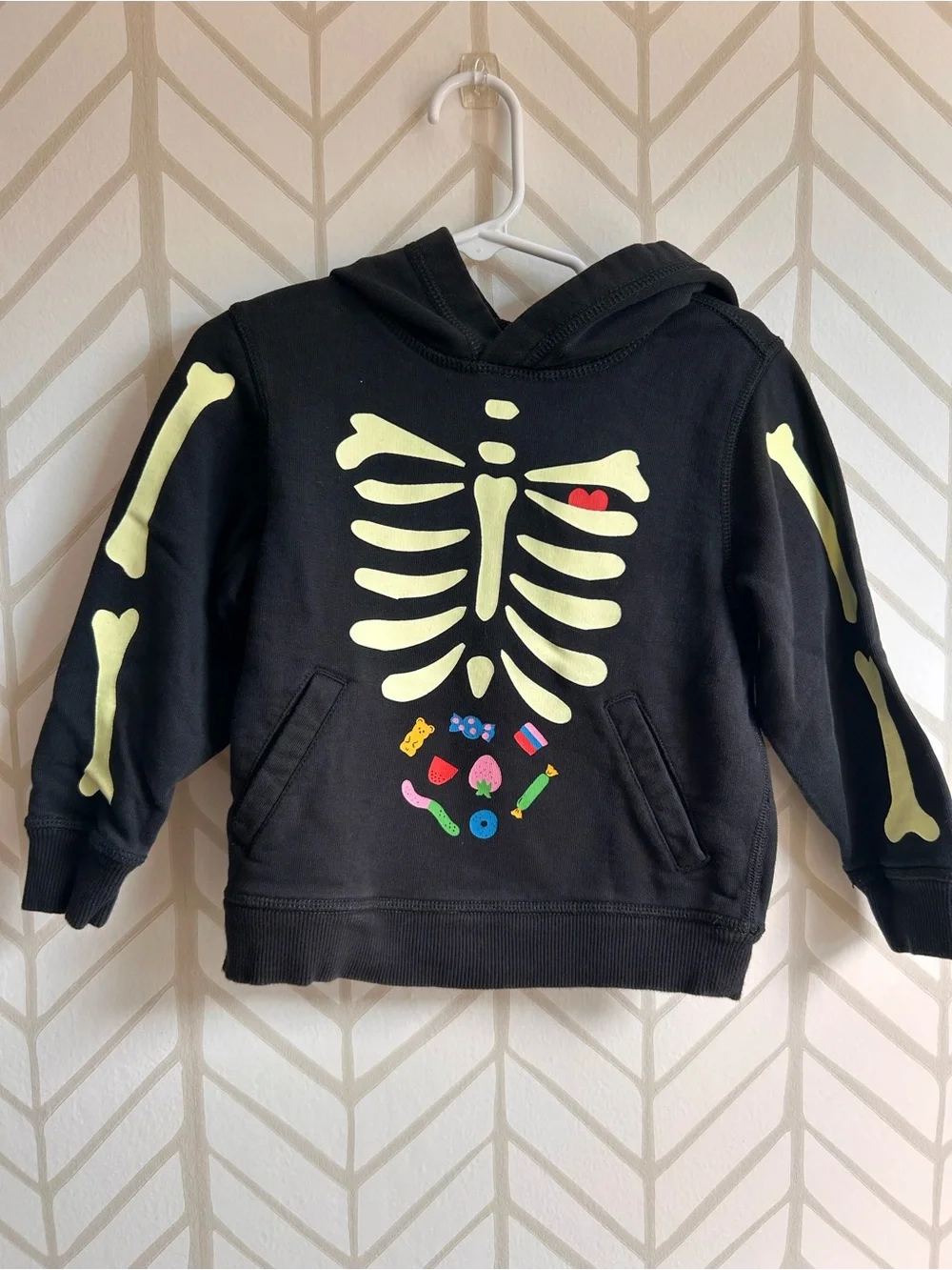 *Hanna Andersson* Kids Black Glow-in-the-Dark Skeleton Hoodie with Candy Print